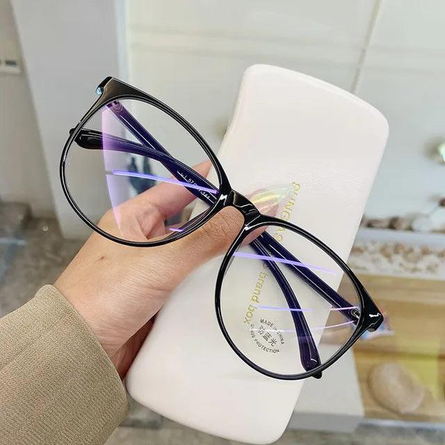 Blue Light Blocking Round Frame Computer Glasses for Women and Men - Stylish Eyewear for Optical Protection  ourlum.com   