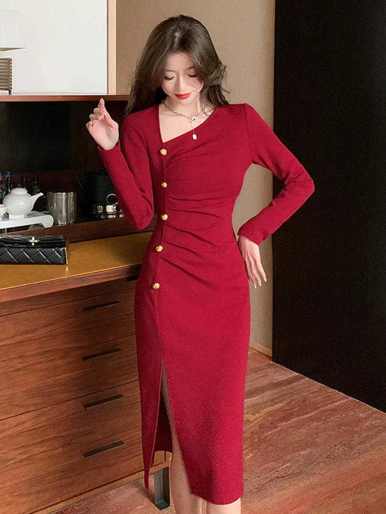 Elegant Red Sheath Dress: Retro-Chic Fashion Statement with V-neck & Slit Detail