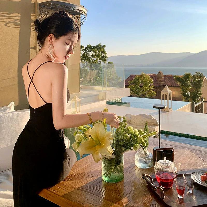 Black V-neck Backless Dress: Elegant Style for All Occasions