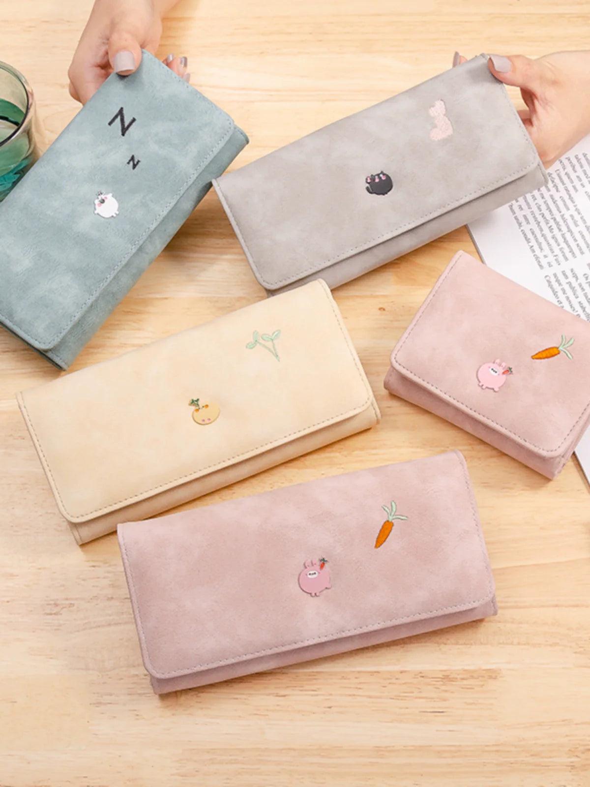 Embroidered Wallet: Stylish Multi-Card Holder & Organizer