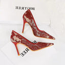 Elegant Lace Shoes: Fashionable Slimming Effect For Women