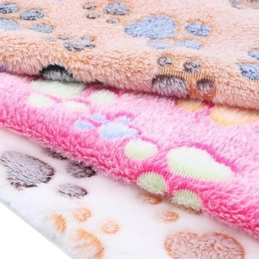 Soft Cartoon Pattern Pet Blanket: Ultimate Comfort for Cats & Dogs  ourlum.com   