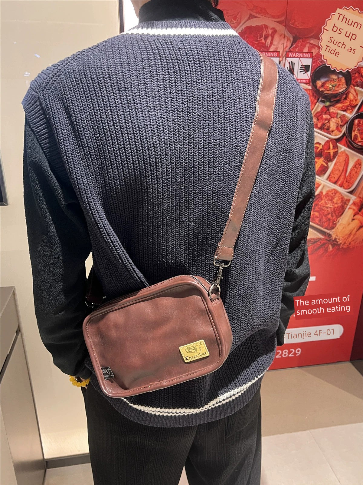 Men's Stylish Crossbody Phone Holder: Trendy Fashion Shoulder Bag