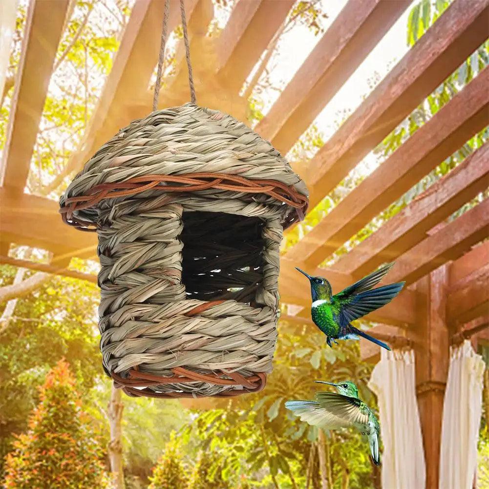 Handwoven Straw Bird Nest Parrot Hatching: Natural Outdoor Hanging House  ourlum.com   