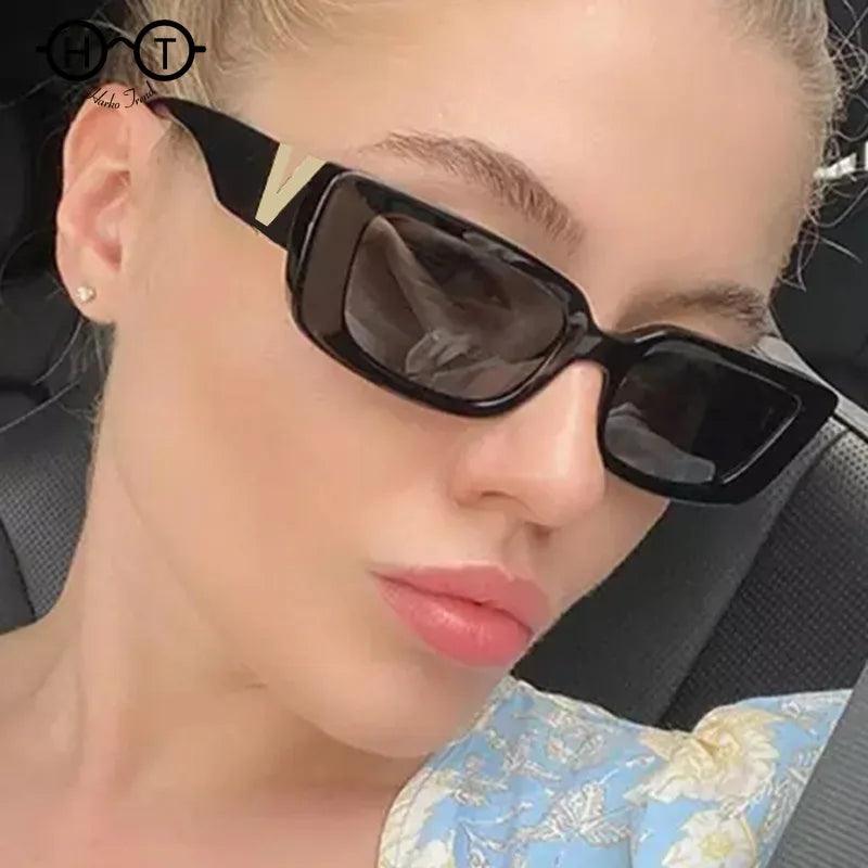 Vintage Retro Rectangle Sunglasses for Women - Classic Black Square Frame with UV Protection