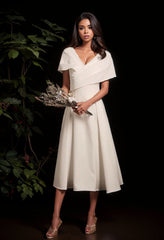 Elegant White Off-Shoulder Evening Dress: Stylish Event Attire